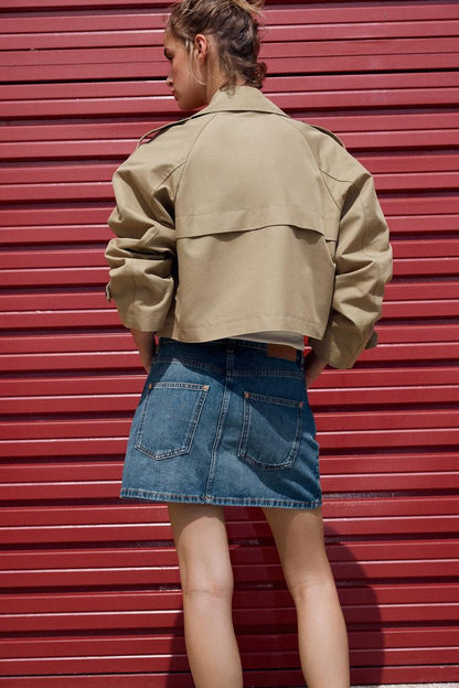 DOUBLE-BREASTED SHORT TRENCH COAT